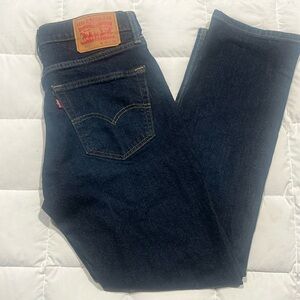 Levi’s 511 men’s waist 32 length 30. Modern slim fit. Dark wash